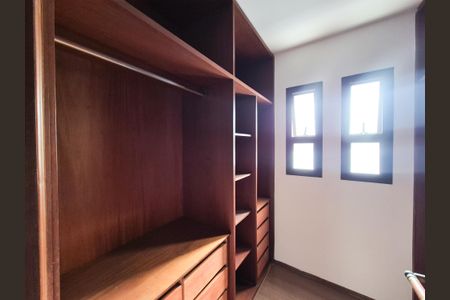 Apartamento para alugar com 277m², 5 quartos e 3 vagasCloset da suíte 1