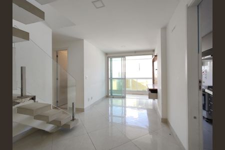 Apartamento para alugar com 135m², 3 quartos e 2 vagasSala