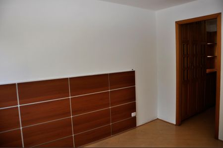Apartamento à venda com 78m², 2 quartos e 1 vagaDetalhe - Quarto 01 com Closet e Suíte