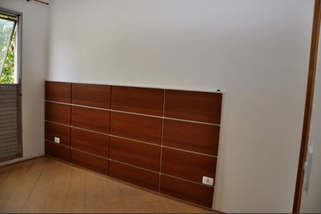 Apartamento à venda com 78m², 2 quartos e 1 vagaDetalhe - Quarto 01 com Closet e Suíte