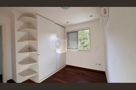 Casa de Condomínio à venda com 4 quartos, 132m² em Vila Sofia, São Paulo