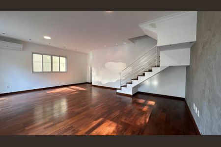 Casa de Condomínio à venda com 4 quartos, 132m² em Vila Sofia, São Paulo