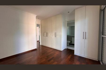 Casa de Condomínio à venda com 4 quartos, 132m² em Vila Sofia, São Paulo