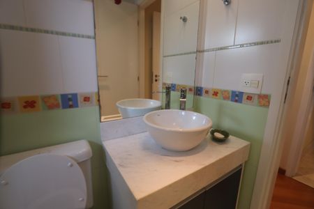 Apartamento à venda com 132m², 3 quartos e 2 vagasBanheiro da Suíte 2