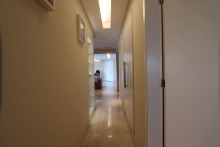 Apartamento à venda com 132m², 3 quartos e 2 vagasCorredor