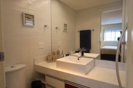 Apartamento à venda com 132m², 3 quartos e 2 vagasBanheiro da Suíte 1