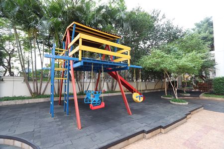 Apartamento à venda com 132m², 3 quartos e 2 vagasÁrea comum - Playground