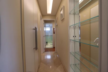 Apartamento à venda com 132m², 3 quartos e 2 vagasCorredor