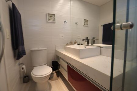 Apartamento à venda com 132m², 3 quartos e 2 vagasBanheiro da Suíte 1