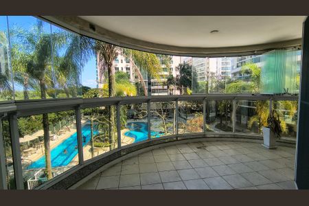 Apartamento à venda com 118m², 3 quartos e 2 vagasVaranda