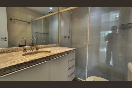 Apartamento à venda com 118m², 3 quartos e 2 vagasBanheiro da Suíte 