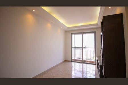 Sala de apartamento para alugar com 3 quartos, 64m² em Vila Ivone, São Paulo