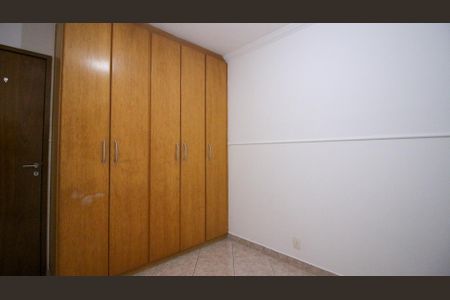 Quarto 1 de apartamento para alugar com 3 quartos, 64m² em Vila Ivone, São Paulo