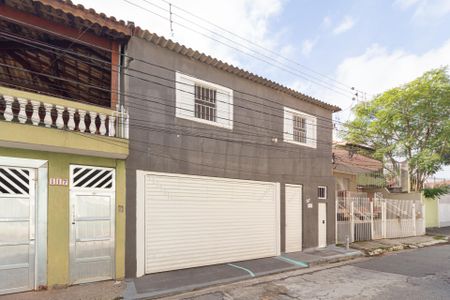 Casa à venda com 205m², 3 quartos e 2 vagasFachada