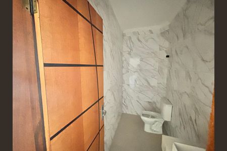 Banheiro 1 de casa para alugar com 3 quartos, 150m² em Jardim Artur Alvim, São Paulo