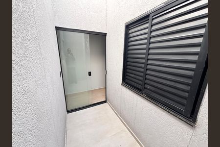 Quintal de casa à venda com 3 quartos, 150m² em Jardim Artur Alvim, São Paulo