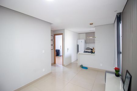 Sala de apartamento à venda com 2 quartos, 45m² em Chacaras Reunidas Santa Terezinha, Contagem