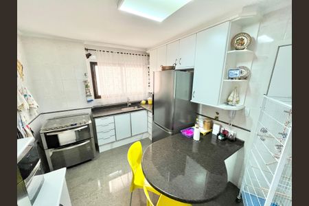 Apartamento à venda com 120m², 3 quartos e 3 vagas Apartamento à venda com 120m², 3 quartos e 3 vagasCozinha
