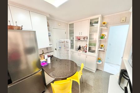 Apartamento à venda com 120m², 3 quartos e 3 vagas Apartamento à venda com 120m², 3 quartos e 3 vagasCozinha