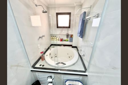 Apartamento à venda com 120m², 3 quartos e 3 vagas Apartamento à venda com 120m², 3 quartos e 3 vagasBanheiro da Suíte
