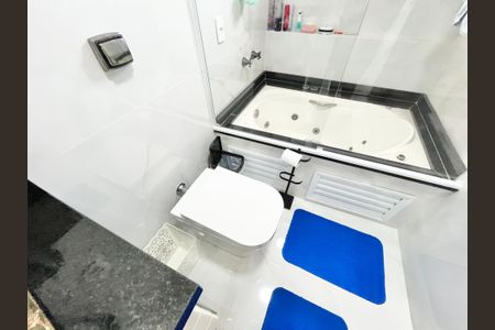 Apartamento à venda com 120m², 3 quartos e 3 vagas Apartamento à venda com 120m², 3 quartos e 3 vagasBanheiro