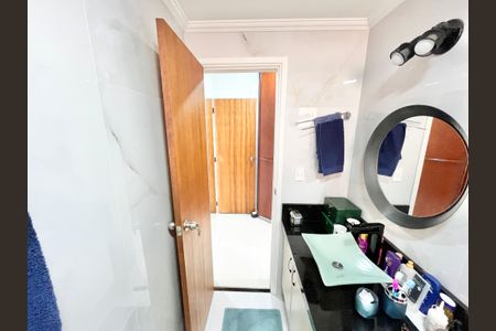 Apartamento à venda com 120m², 3 quartos e 3 vagas Apartamento à venda com 120m², 3 quartos e 3 vagasBanheiro