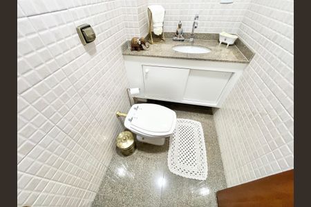 Apartamento à venda com 120m², 3 quartos e 3 vagas Apartamento à venda com 120m², 3 quartos e 3 vagasLavabo
