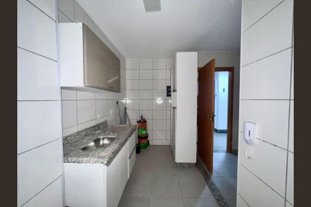 Cozinha - Armários de apartamento para alugar com 1 quarto, 38m² em Planalto, Belo Horizonte