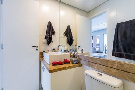 Apartamento à venda com 83m², 2 quartos e 2 vagasBanheiro social