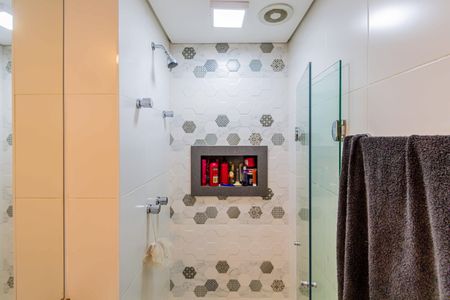 Apartamento à venda com 83m², 2 quartos e 2 vagasSuite - Banheiro