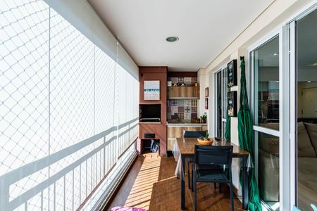 Apartamento à venda com 83m², 2 quartos e 2 vagasVaranda