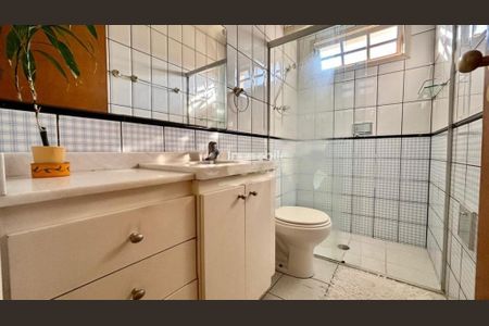 Casa à venda com 230m², 3 quartos e 2 vagas