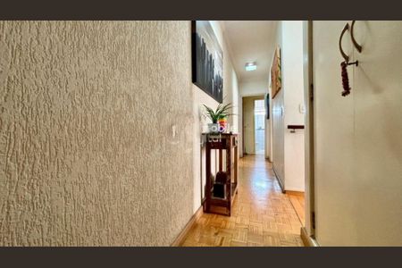 Casa à venda com 230m², 3 quartos e 2 vagas