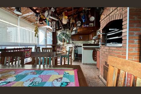 Casa à venda com 230m², 3 quartos e 2 vagas