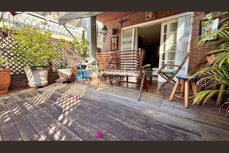 Casa à venda com 230m², 3 quartos e 2 vagas