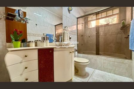 Casa à venda com 230m², 3 quartos e 2 vagas