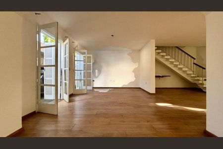 Casa à venda com 3 quartos, 177m² em Santo Amaro, São Paulo