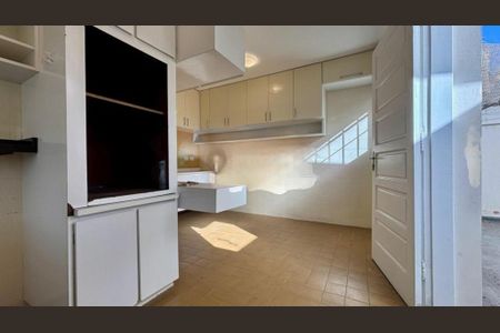 Casa à venda com 177m², 3 quartos e 3 vagas
