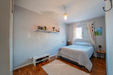 Casa à venda com 3 quartos, 211m² em Campo Belo, São Paulo