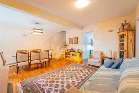 Casa à venda com 3 quartos, 211m² em Campo Belo, São Paulo