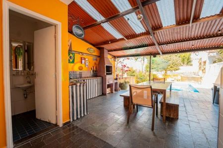 Casa à venda com 3 quartos, 211m² em Campo Belo, São Paulo