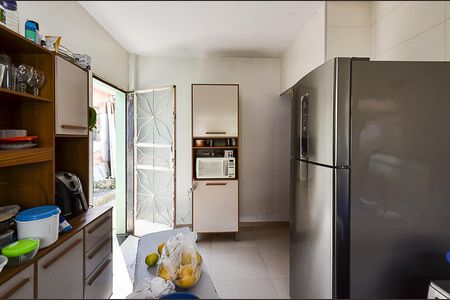 Casa à venda com 190m², 2 quartos e 2 vagasCozinha