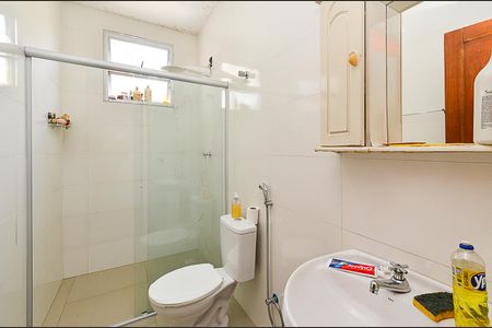 Casa à venda com 190m², 2 quartos e 2 vagasBanheiro