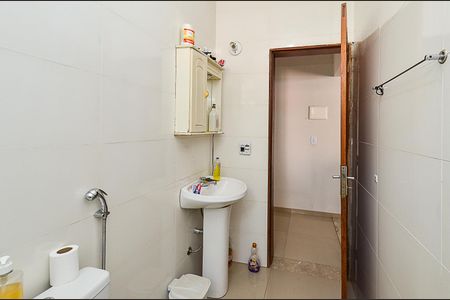 Casa à venda com 190m², 2 quartos e 2 vagasBanheiro