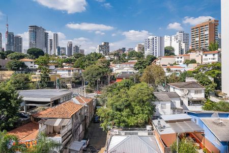 Sala - Vista de apartamento à venda com 3 quartos, 169m² em Jardim das Bandeiras, São Paulo