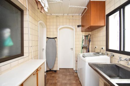 Apartamento à venda com 196m², 3 quartos e 3 vagaslavanderia