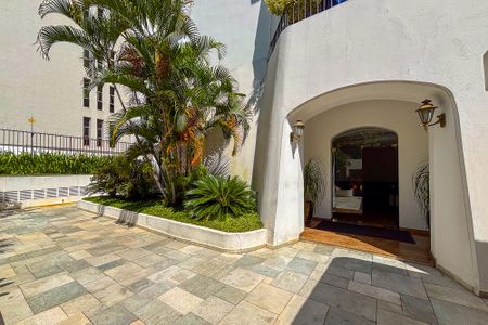 Apartamento à venda com 196m², 3 quartos e 3 vagasentrada do predio