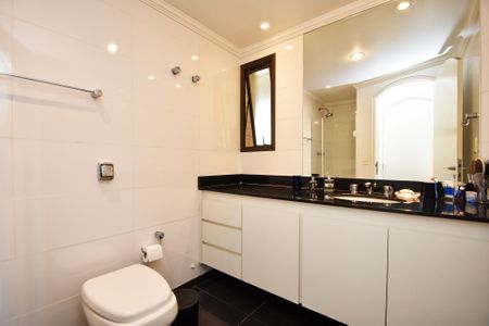 Apartamento à venda com 196m², 3 quartos e 3 vagasbanheiro suite 2
