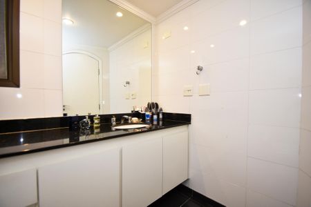 Apartamento à venda com 196m², 3 quartos e 3 vagasbanheiro suite 2