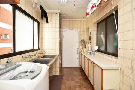 Apartamento à venda com 196m², 3 quartos e 3 vagaslavanderia